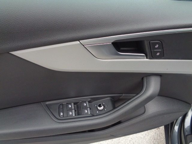 AUDI A4 usata, con Controllo automatico clima
