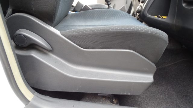 TOYOTA Yaris usata 59