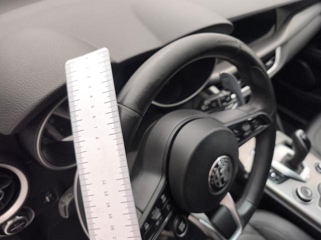 ALFA ROMEO Stelvio usata, con Sensori di parcheggio anteriori