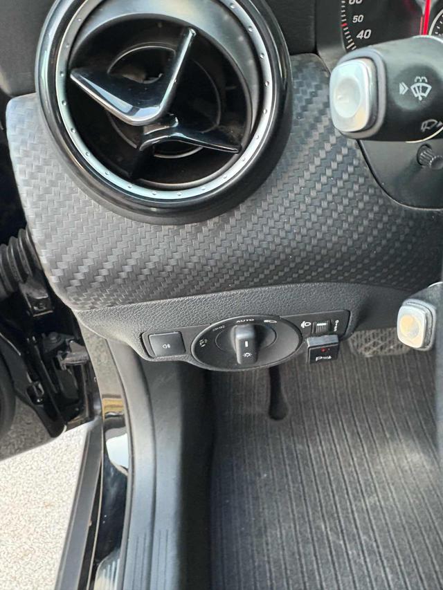 MERCEDES-BENZ GLA 200 usata, con Airbag testa