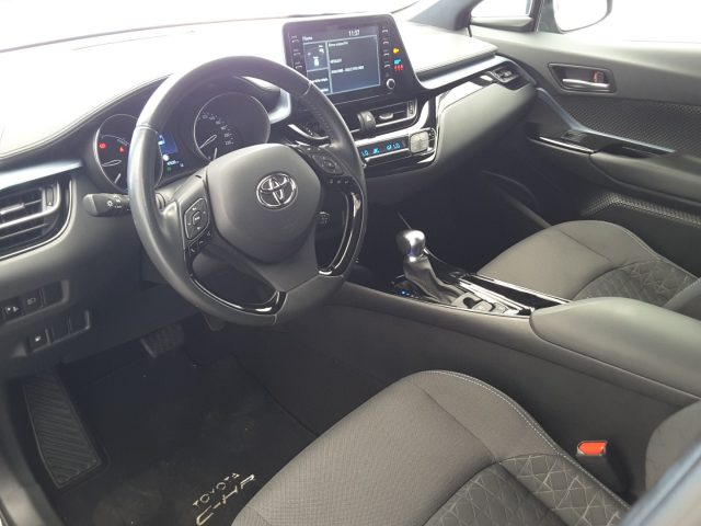 TOYOTA C-HR usata, con Autoradio