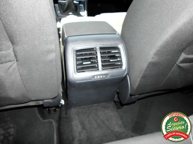 VOLKSWAGEN Golf usata, con Fendinebbia