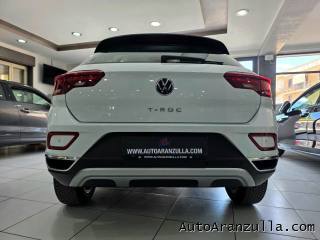 VOLKSWAGEN T-Roc usata, con Leve al volante