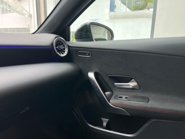 MERCEDES-BENZ A 180 usata, con Frenata d