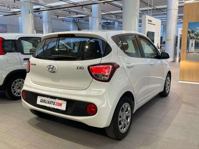 HYUNDAI i10 usata, con Autoradio