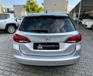 OPEL Astra usata, con Autoradio