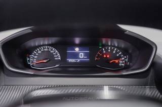 PEUGEOT 2008 usata, con Sistema di navigazione
