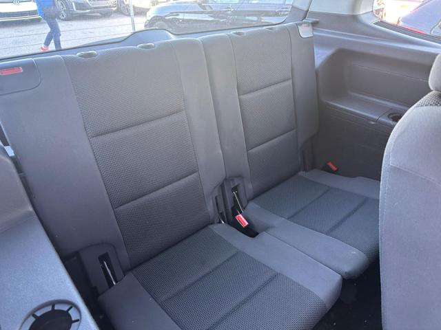 VOLKSWAGEN Touran usata, con Park Distance Control