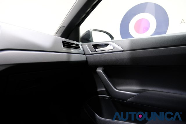 VOLKSWAGEN Taigo usata, con Isofix