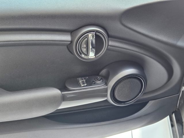 MINI Cooper usata, con USB