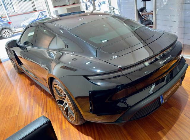 PORSCHE Taycan usata, con Autoradio