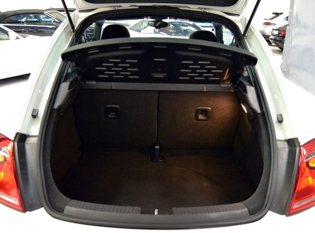 VOLKSWAGEN Maggiolino usata, con Controllo automatico clima