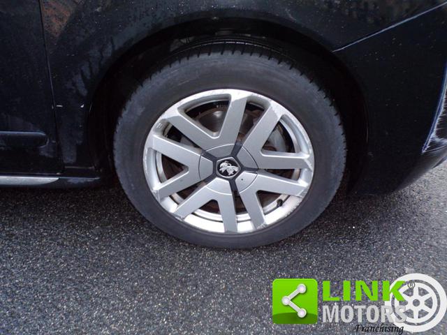 PEUGEOT 3008 usata, con Sedile posteriore sdoppiato