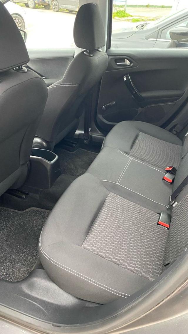 PEUGEOT 208 usata, con Cerchi in lega