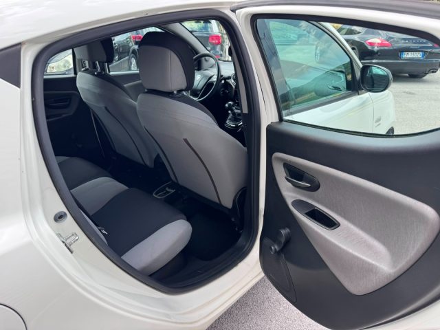 LANCIA Ypsilon usata 16