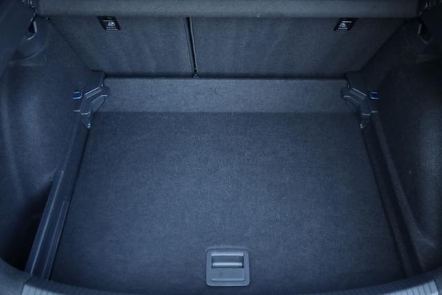 VOLKSWAGEN Taigo usata, con Airbag testa