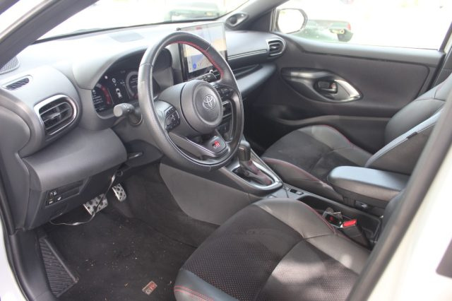 TOYOTA Yaris usata, con Autoradio digitale