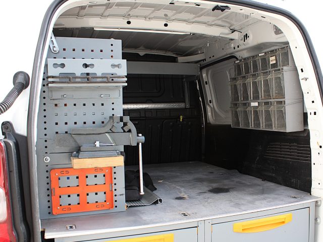 OPEL Combo usata, con Chiusura centralizzata