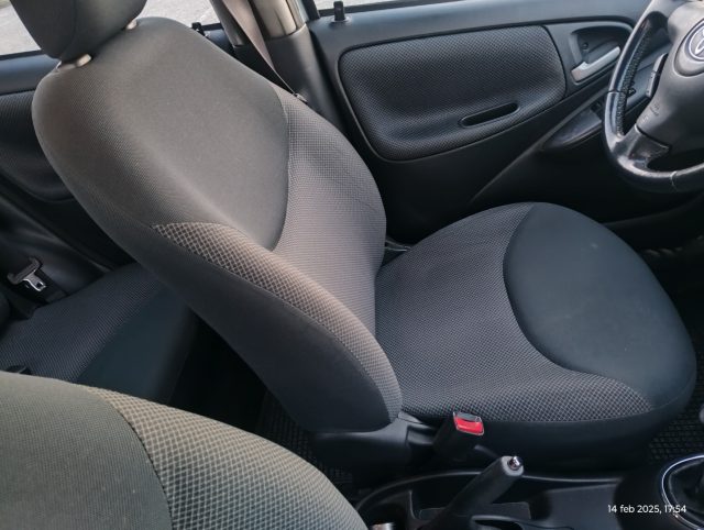TOYOTA Yaris usata, con Fendinebbia