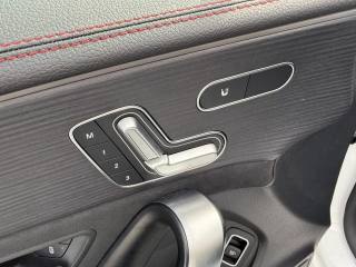 MERCEDES-BENZ CLA 200 usata, con Autoradio digitale