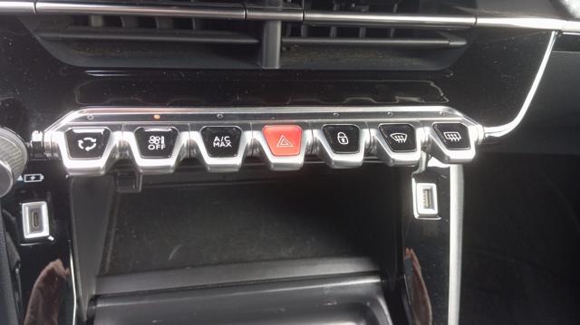 PEUGEOT 2008 usata, con Airbag testa