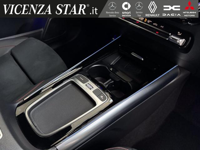 MERCEDES-BENZ GLA 180 usata, con Touch screen