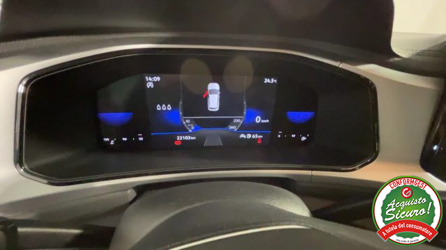 VOLKSWAGEN T-Roc usata, con Autoradio
