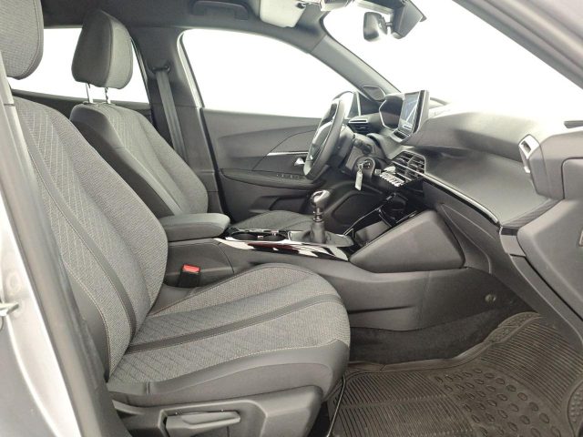 PEUGEOT 2008 usata, con Sistema di navigazione