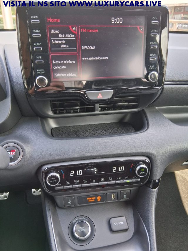 TOYOTA Yaris usata, con Sedili riscaldati