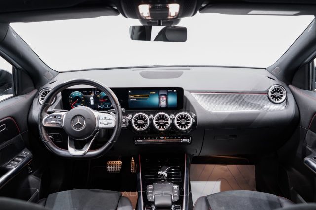 MERCEDES-BENZ GLA 200 usata, con Airbag testa