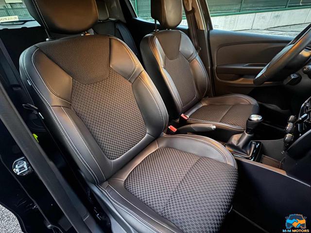 RENAULT Clio usata, con Specchietti laterali elettrici