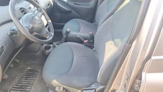 TOYOTA Yaris usata, con Autoradio