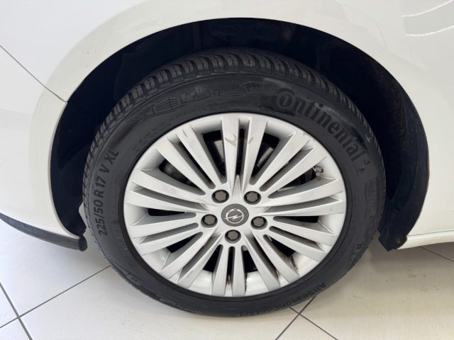 OPEL Zafira Tourer usata, con Luci diurne