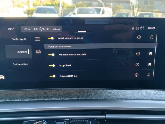 PEUGEOT 5008 usata, con Volante in pelle