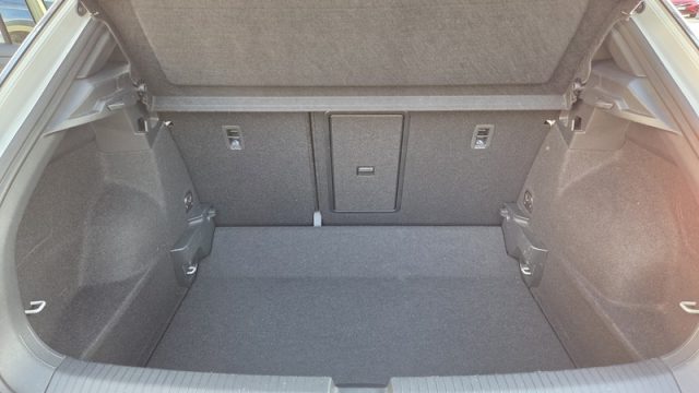 VOLKSWAGEN T-Roc usata, con Controllo automatico clima