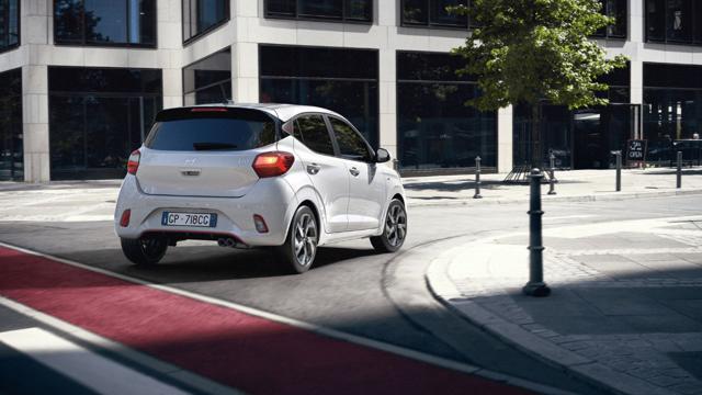 HYUNDAI i10 usata, con Airbag laterali