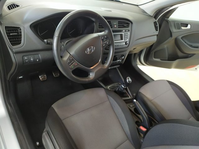 HYUNDAI i20 usata, con Autoradio