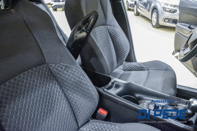 TOYOTA C-HR usata, con USB