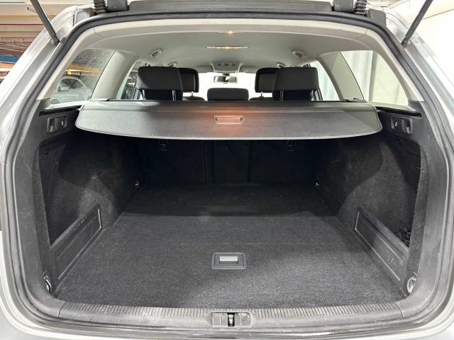 VOLKSWAGEN Passat usata, con Servosterzo