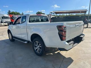 ISUZU D-Max usata, con Airbag laterali
