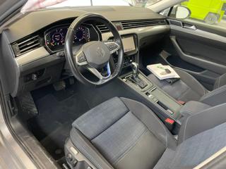 VOLKSWAGEN Passat Variant usata, con ESP