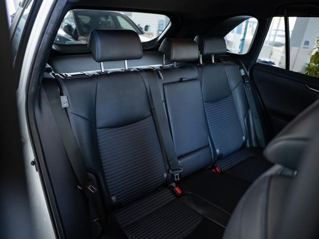 TOYOTA RAV 4 usata, con Sedili riscaldati