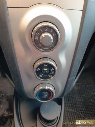 TOYOTA Yaris usata 15