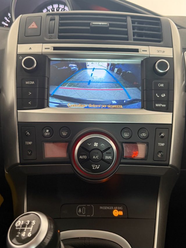 TOYOTA Verso usata 10