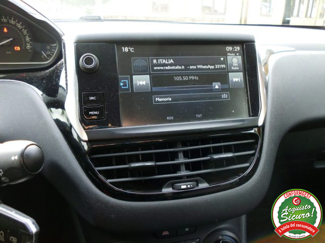PEUGEOT 208 usata, con USB