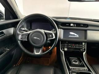 JAGUAR XF usata, con Cruise Control