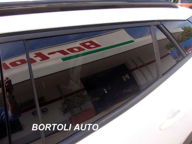 PEUGEOT 2008 usata, con Luci diurne LED