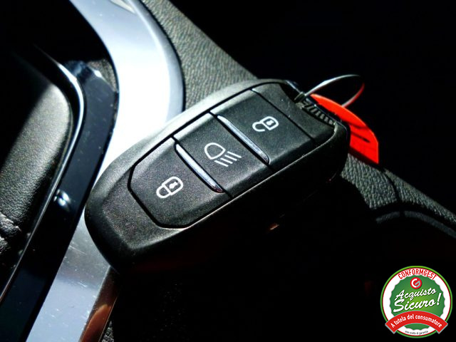 PEUGEOT 3008 usata, con USB