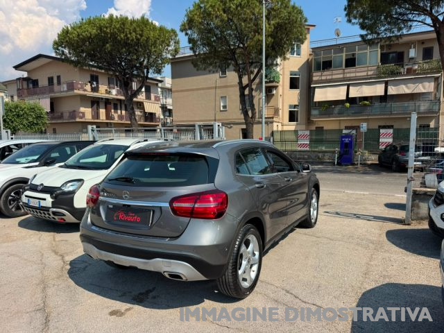 MERCEDES-BENZ GLA 200 usata, con Chiusura centralizzata