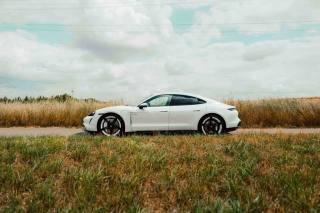 PORSCHE Taycan usata, con Alzacristalli elettrici
